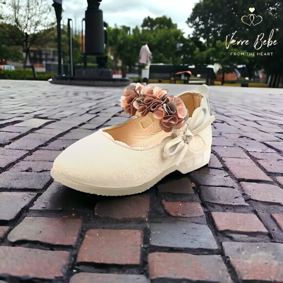Little Girls Off-White Flats with Flower Straps - Picture 1 of 4